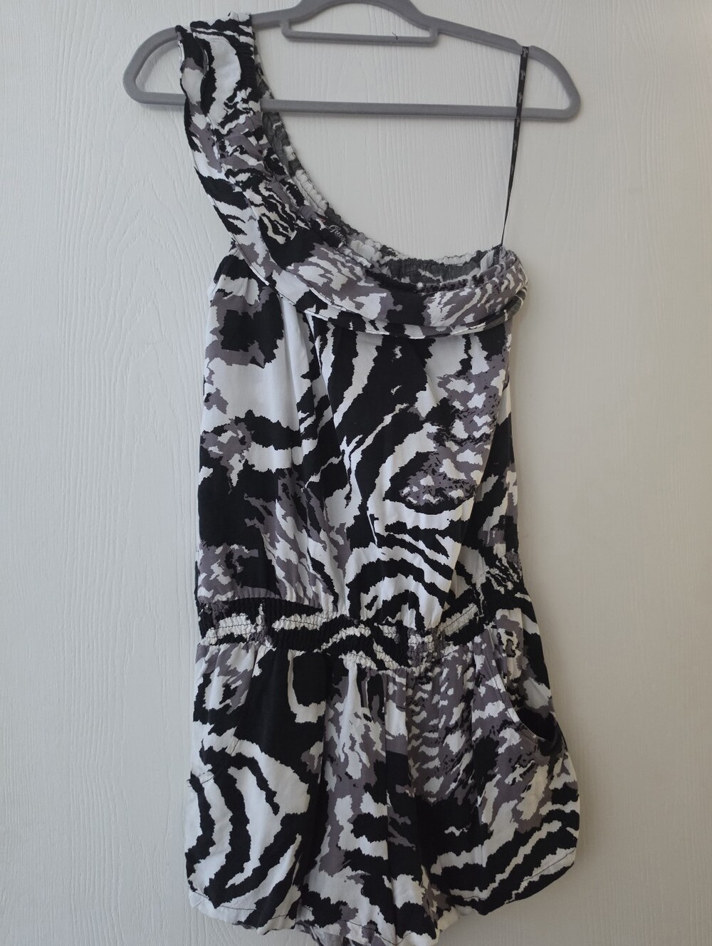 One-Shoulder Black & White Printed Women's Romper.